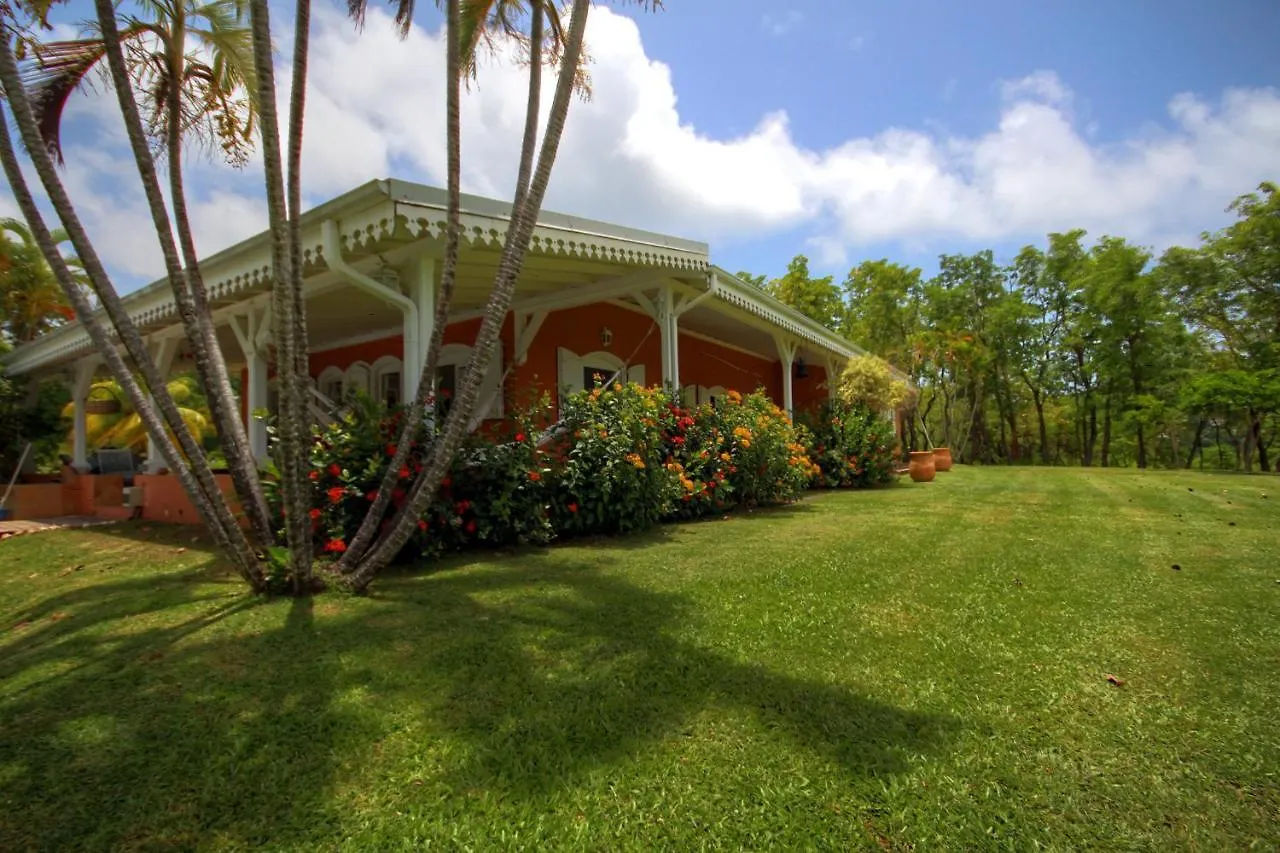 Villa avec piscine et vue mer  Le Robert
