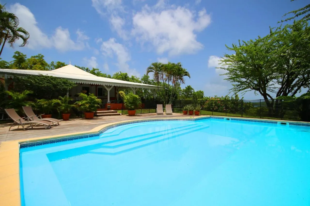 Villa avec piscine et vue mer  Le Robert